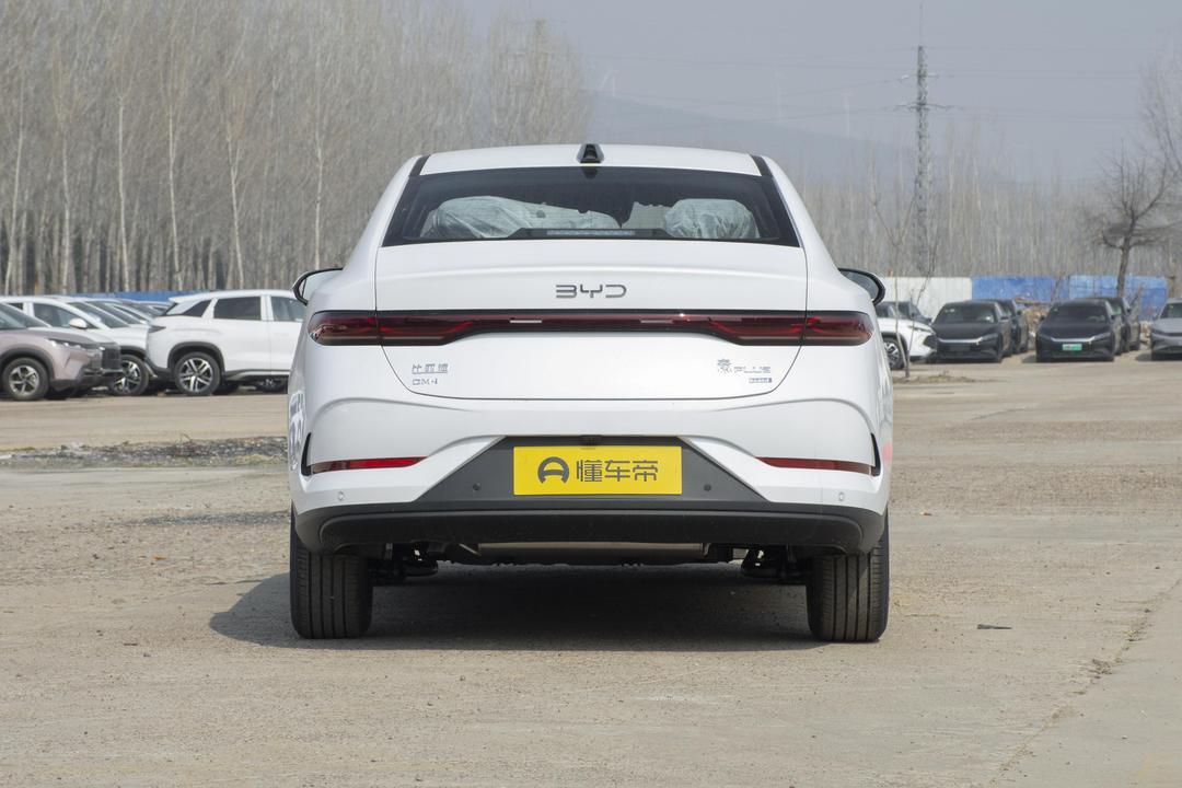BYD Qin PLUS DM 2026, фото 6