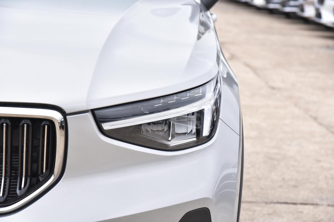 Volvo XC40 2026, фото 11