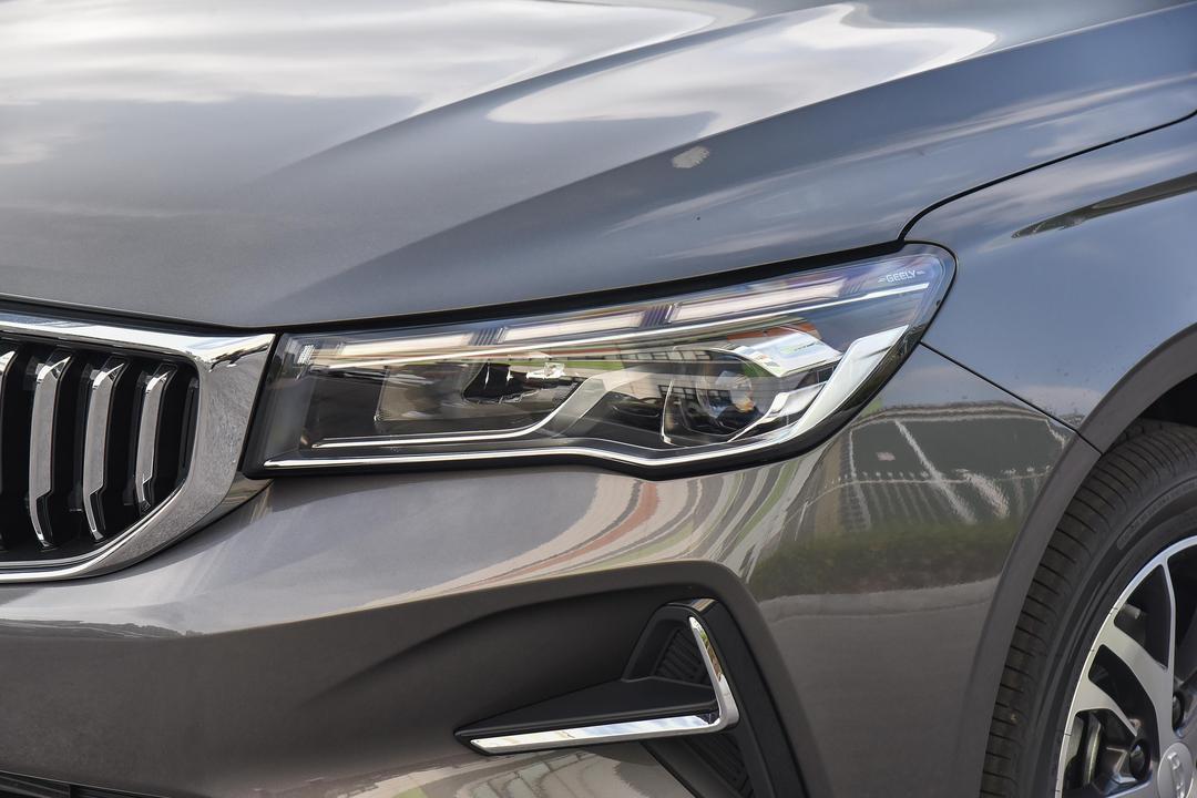 Geely Emgrand 2026, фото 13