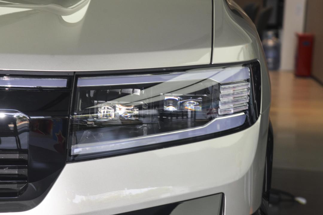 BYD Fangchengbao Leopard 8 2026, фото 11