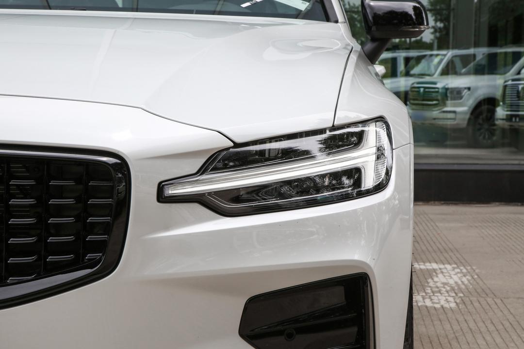 Volvo S60 2026, фото 12