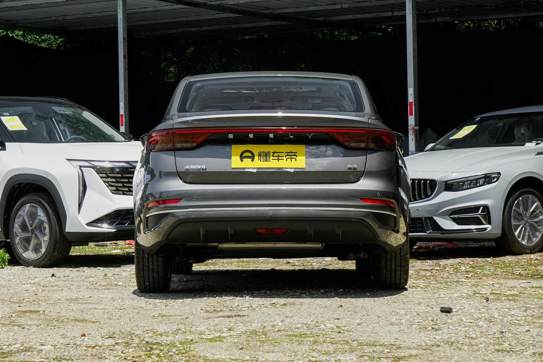 Geely Emgrand 2026, фото 6