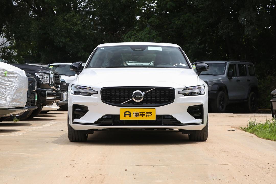 Volvo S60 2026, фото 2