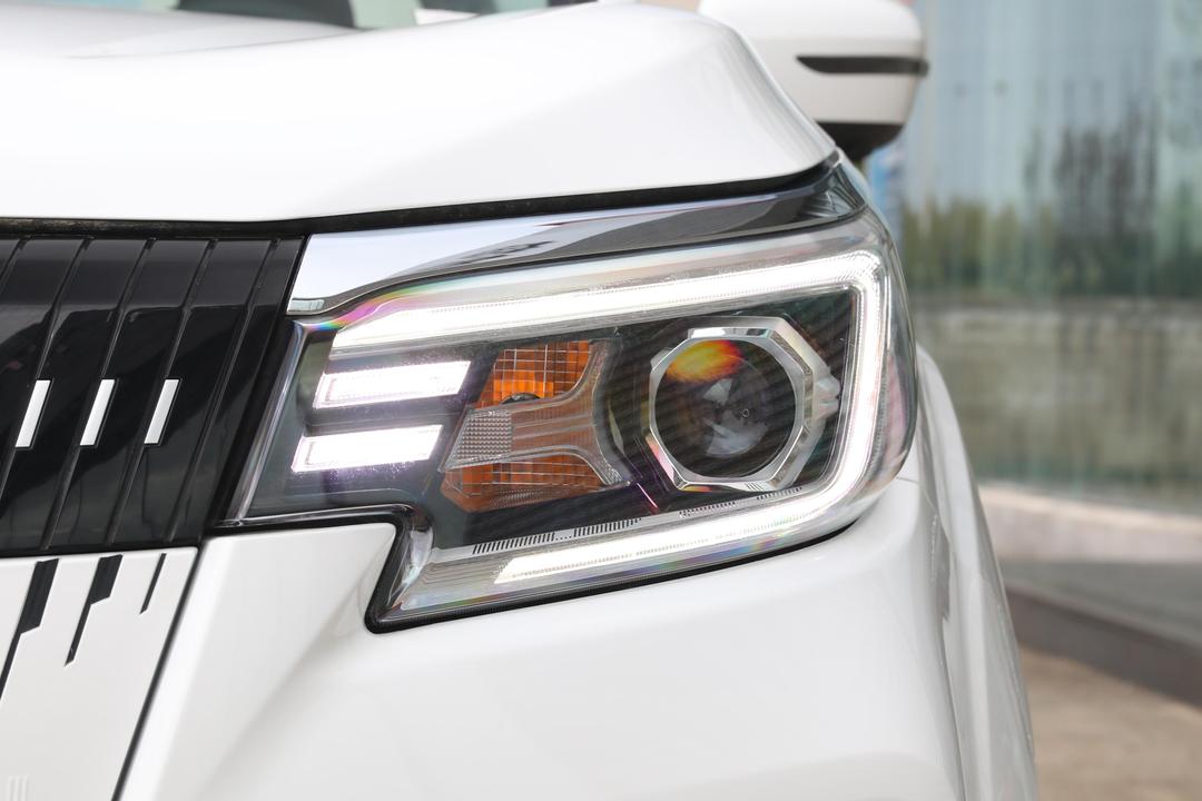 Dongfeng Rich 7 EV 2026, фото 14