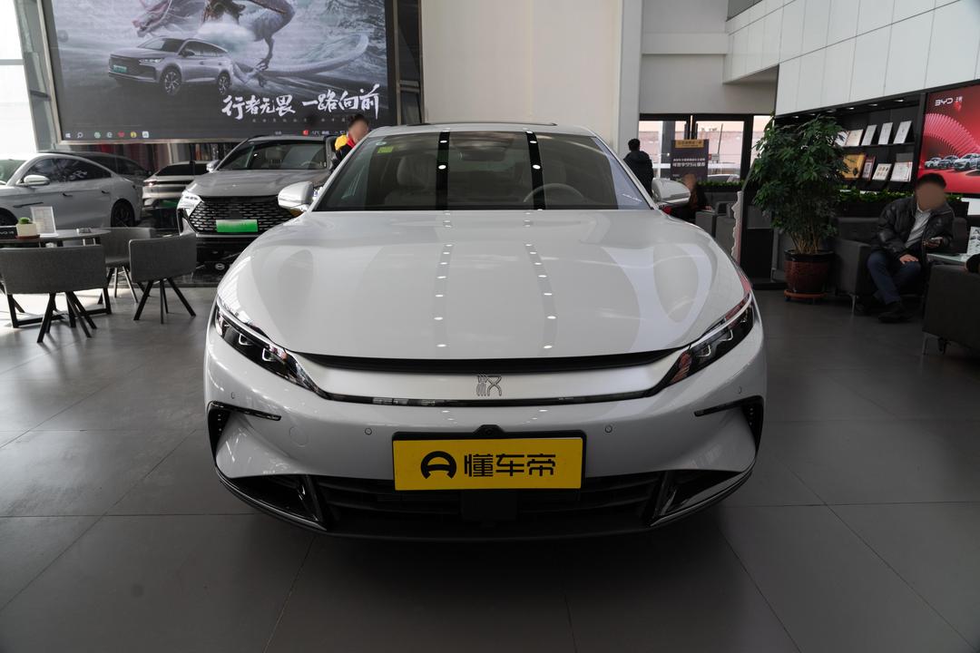 BYD Han DM 2026, фото 2