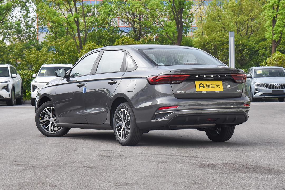 Geely Emgrand 2026, фото 5