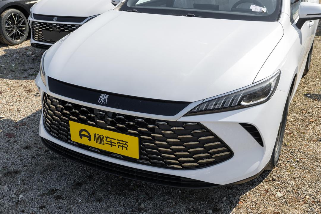 BYD Qin PLUS DM 2026, фото 9