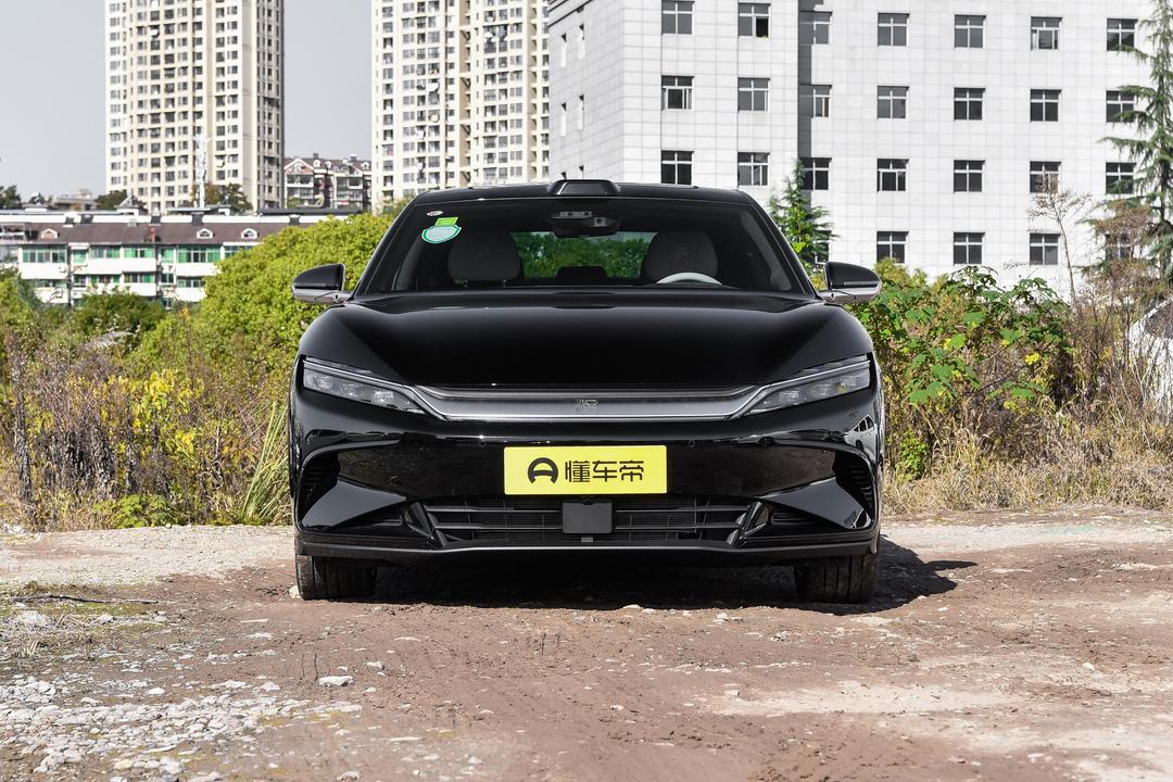 BYD Han DM 2026, фото 2