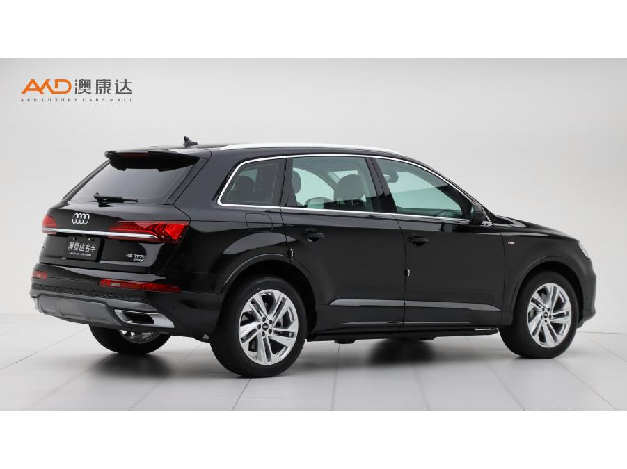 Audi Q7 2023 45 TFSI quattro S line Sport