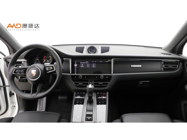 Porsche Macan 2022 Macan 2.0 T — фото 7