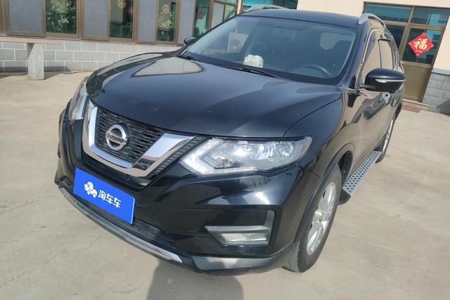 Nissan X-Trail 2017 года выпуска