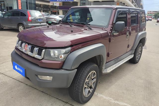 BAIC Beijing BJ40 2016 года выпуска