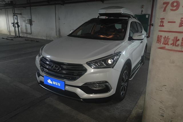 Hyundai Santa Fe 2017 года выпуска