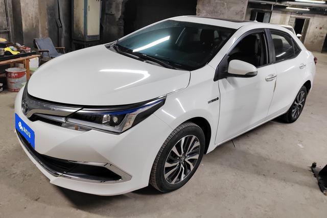Toyota Corolla Cross 2017 года выпуска
