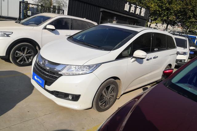 Honda Odyssey 2015 года выпуска