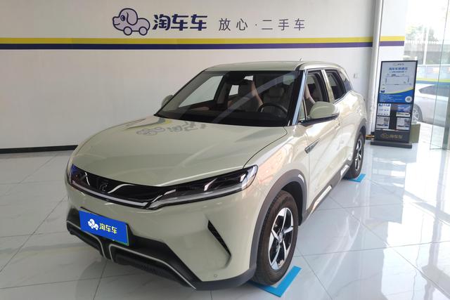 BYD Yuan 2024 года выпуска