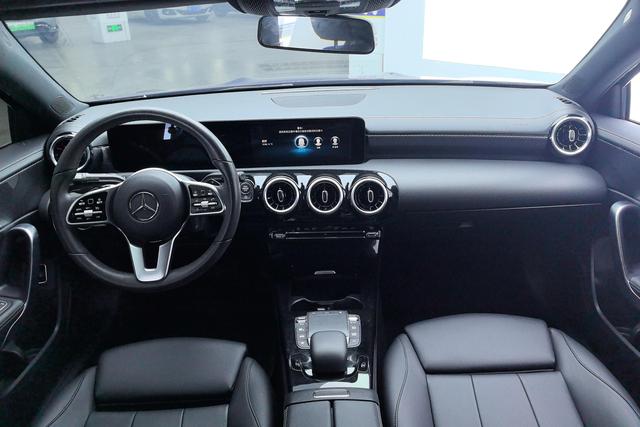 Mercedes Benz A-Class 2022 — фото 13