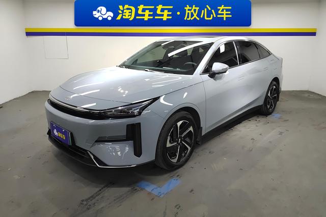 Geely Galaxy L6 2024 года выпуска