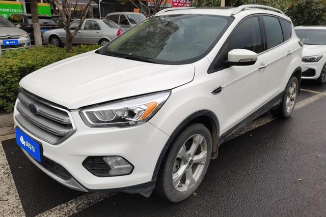 Ford Kuga 2017 года выпуска