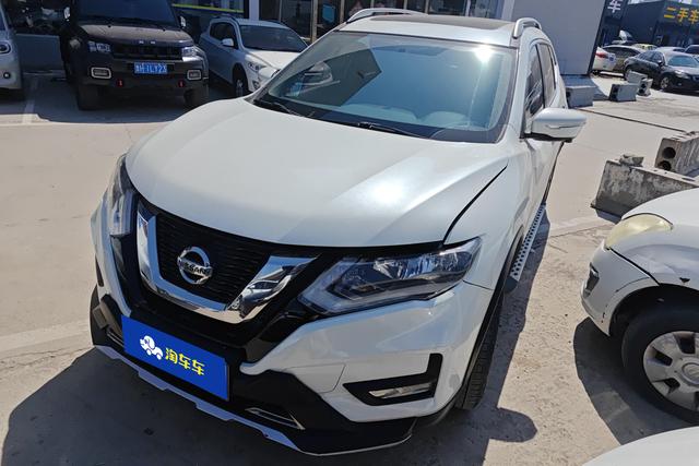 Nissan X-Trail 2017 года выпуска