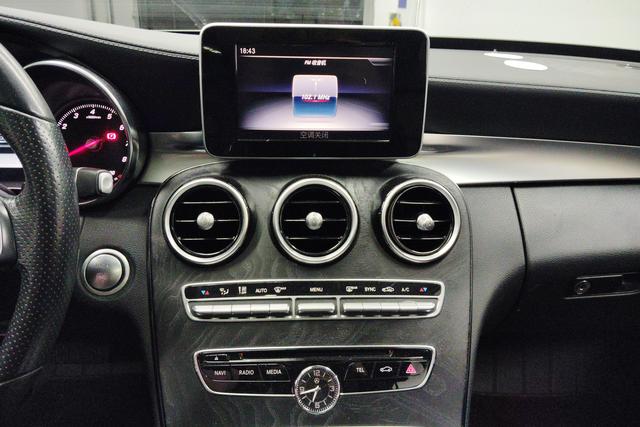 Mercedes Benz C-Class 2018 — фото 12