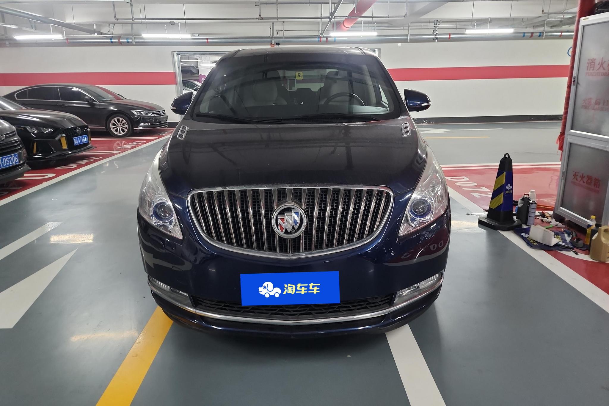 Buick GL8 2015 2.4L Luxury Premium