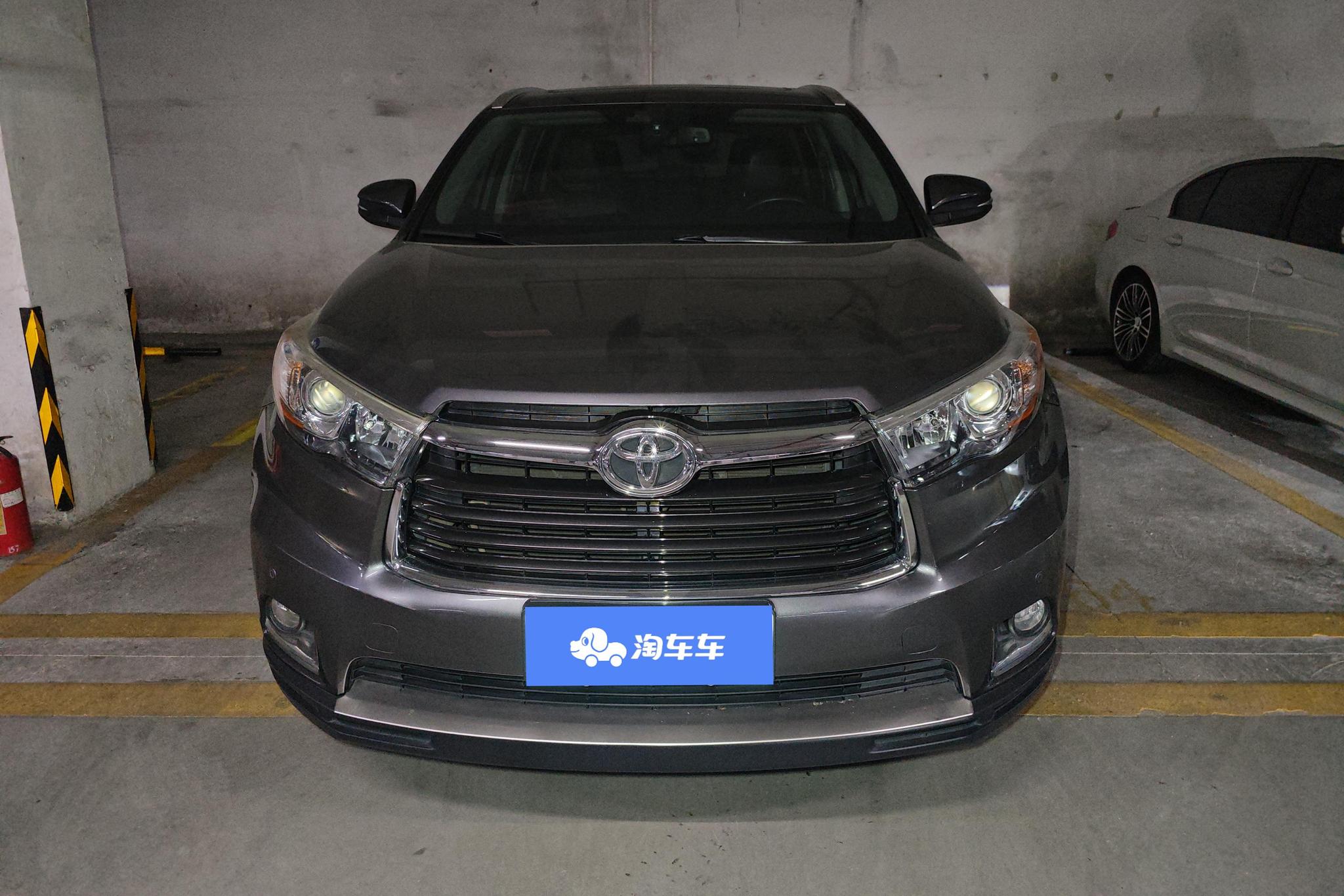 Toyota Highlander 2017 2.0T Luxury 7 мест