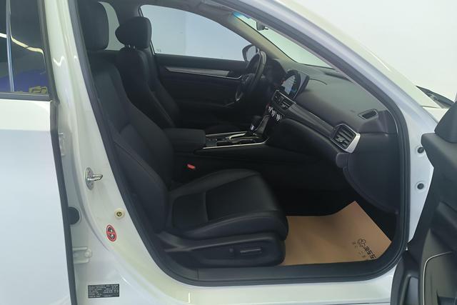 Honda Accord 2022 Белый из Китая, фото 3