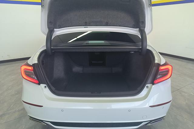 Honda Accord id 3782346 из Китая 11