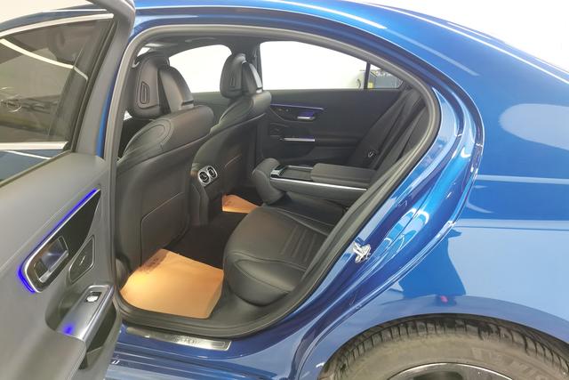Mercedes Benz C-Class 2022 — фото 16