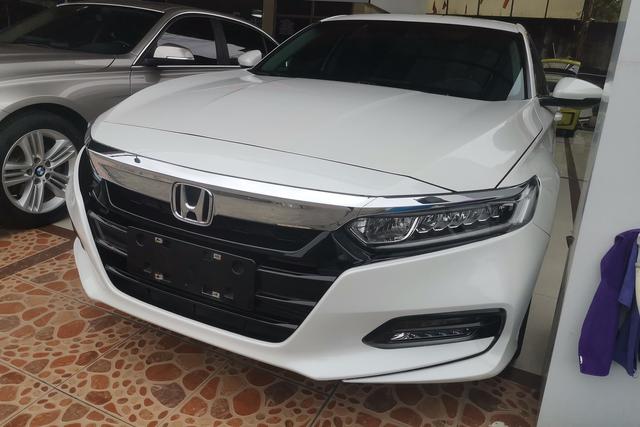 Honda Accord 2018 года выпуска