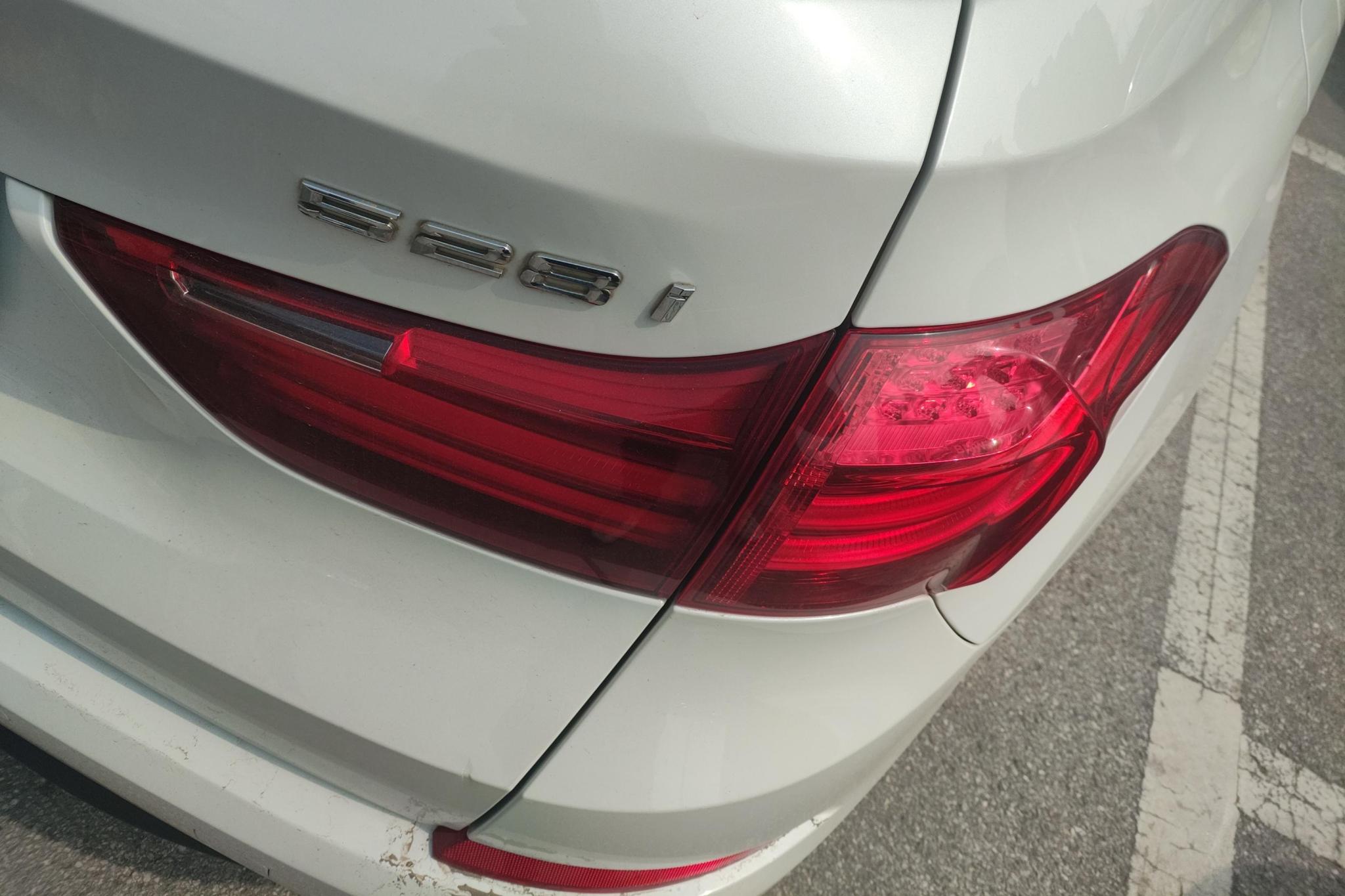 BMW 5 Series GT 5 GT 2014 528i Lead