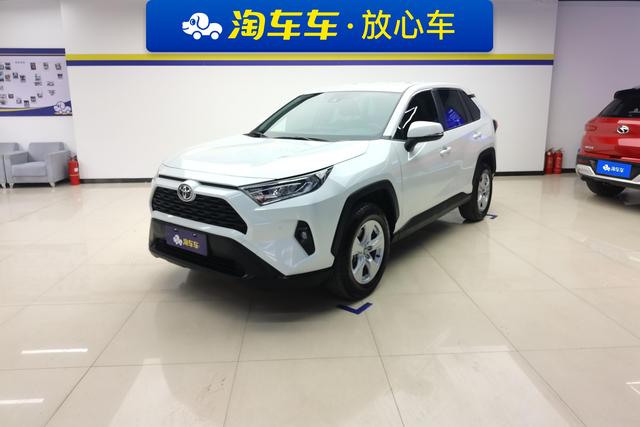 Toyota RAV 4 2023 года выпуска