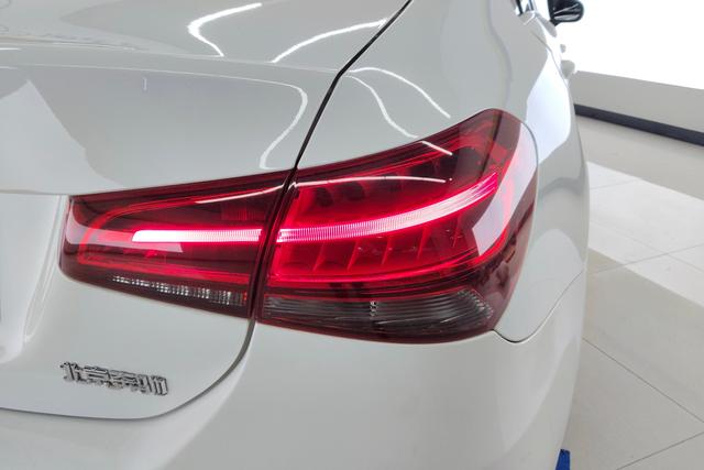 Mercedes-Benz A-Class 2022 A 180 L — фото 6