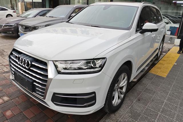 Audi Q7 2016 года выпуска