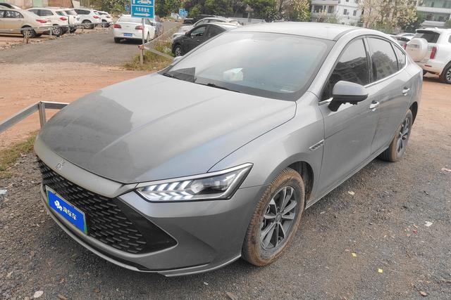 BYD Qin 2023 года выпуска
