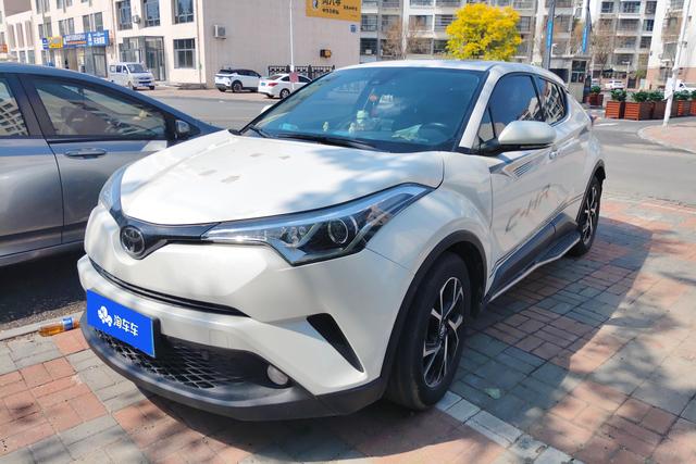 Toyota C-HR 2018 года выпуска