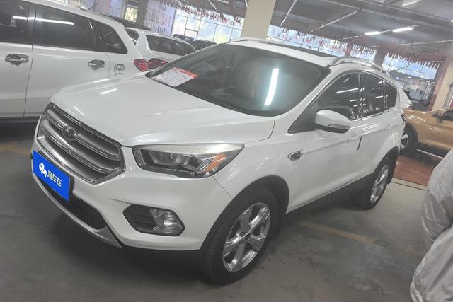 Ford Kuga 2017 года выпуска