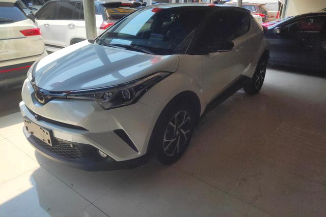 Toyota C-HR 2018 года выпуска