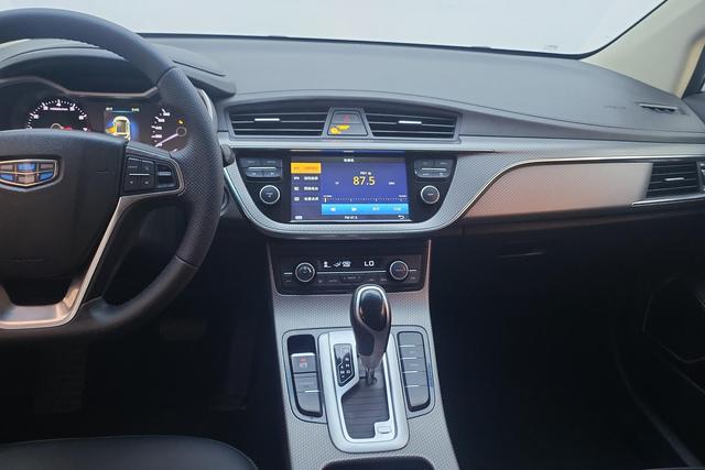 Geely Emgrand GS 2018 — фото 9