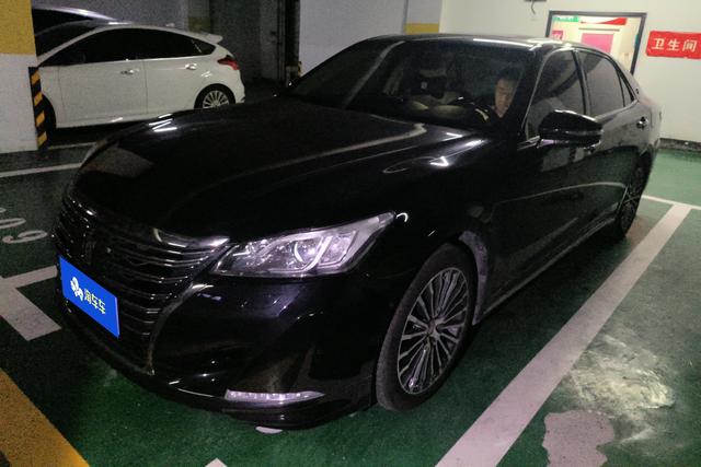 Toyota Crown 2018 года выпуска
