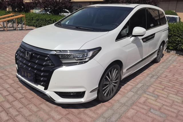 Honda Elysion 2022 года выпуска