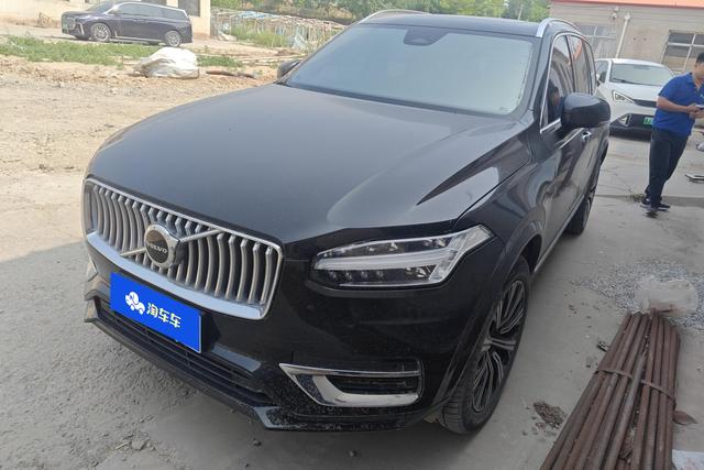 Volvo XC90 2023 года выпуска