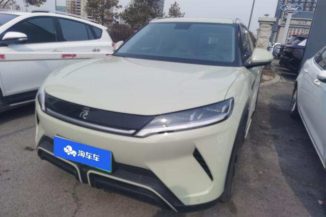 BYD Yuan 2024 года выпуска