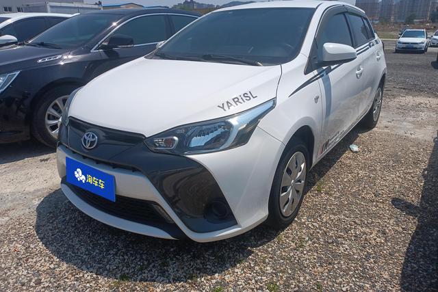Toyota Yaris 2016 года выпуска