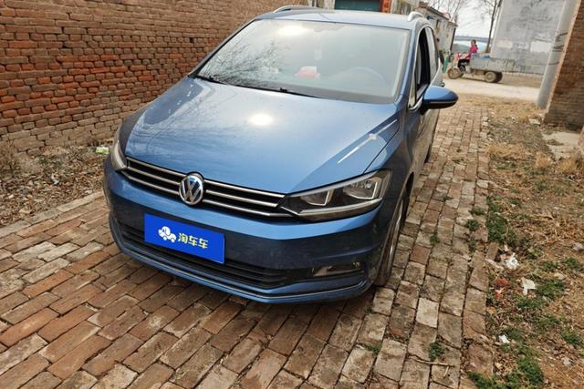 Volkswagen Touran 2016 года выпуска