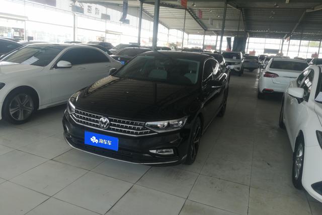 Volkswagen Passat 2024 года выпуска