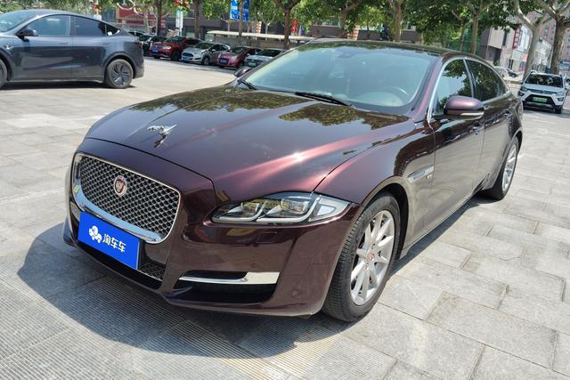 Jaguar XJ 2016 года выпуска