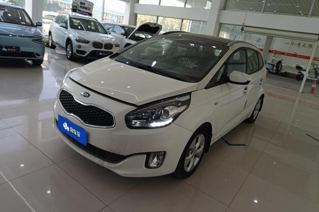 Kia Carens 2013 года выпуска