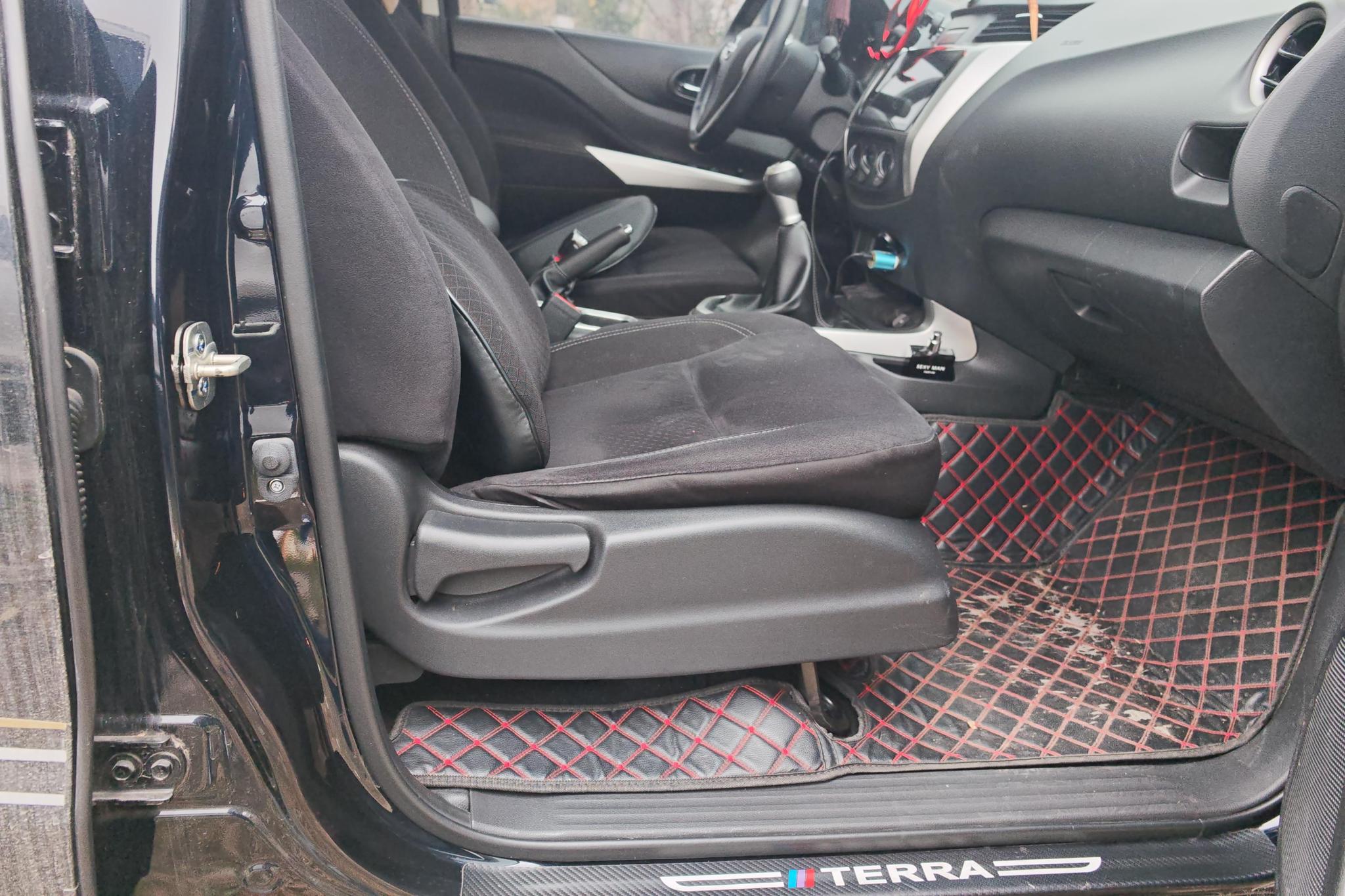 Nissan Terra 2020 2.5L MT Elite